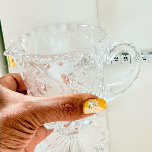 Elegant Crystal Glassware Set - Picture 4 of 12